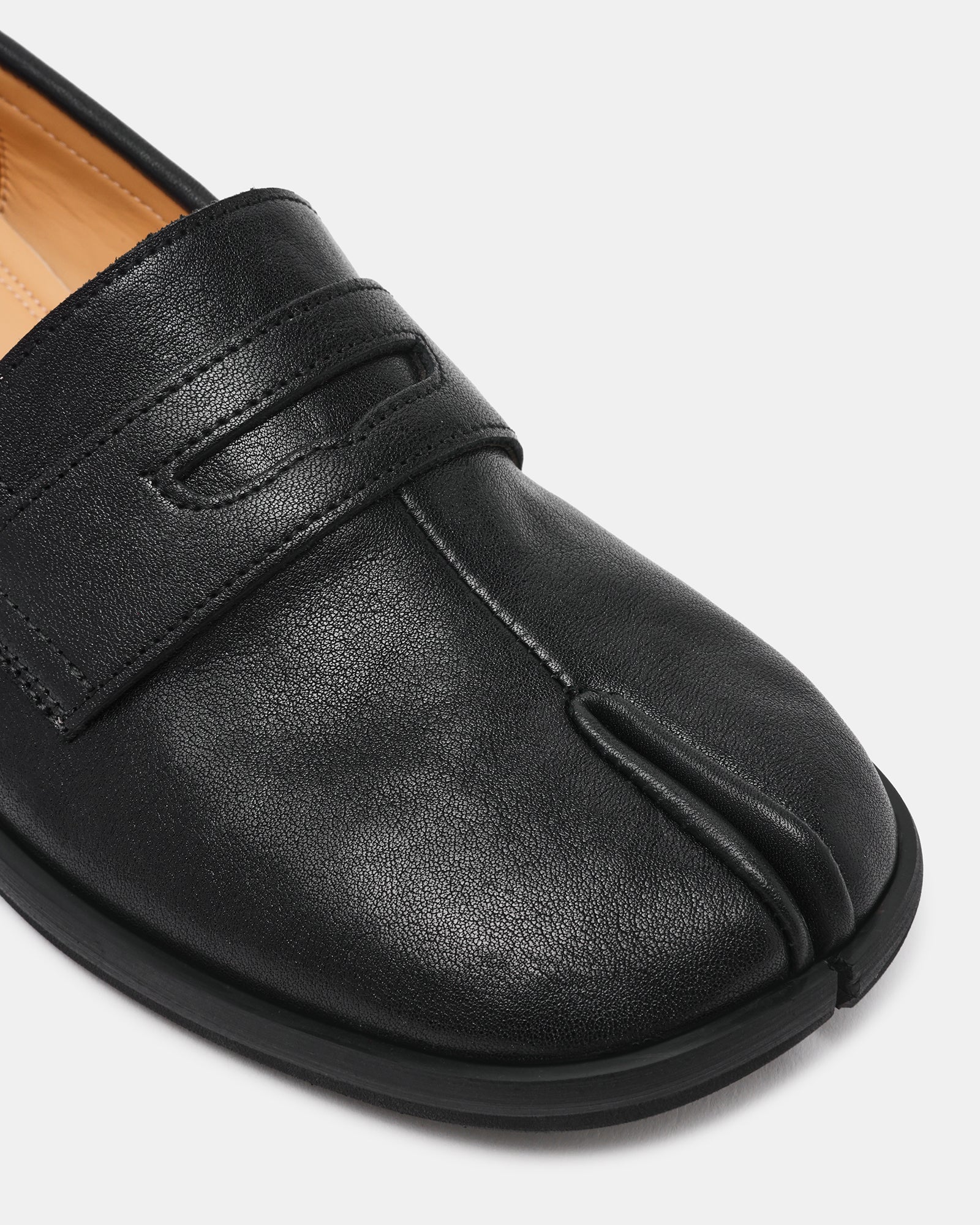 THESIS BLACK LEATHER